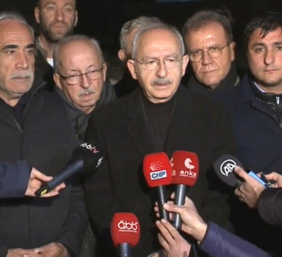 Kılıçdaroğlu deprem bölgesinde: Her elini kolunu sallayan müteahhit olmasın