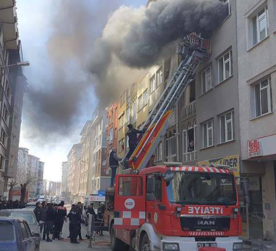 Depremden kurtuldu, yangında vefat etti