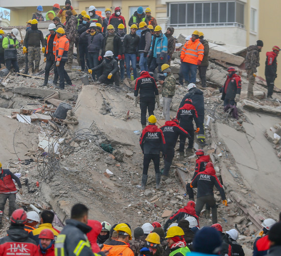 Tutuklu müteahhit sitede oturanları suçladı: Altyapı çalışması temele zarar vermiş olabilir