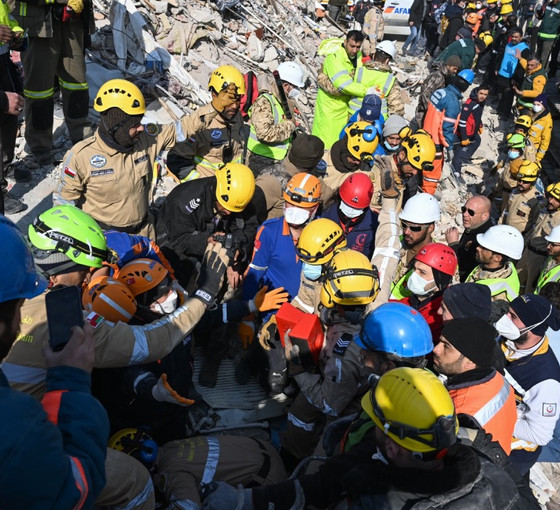 Depremde dokuzuncu gün: Sekiz kişi 170 saatin ardından kurtarıldı