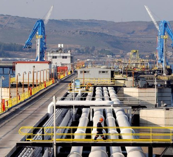 Depremlerden bu yana ilk kez: Azeri ham petrolü Türkiye'nin Ceyhan limanından yola çıktı