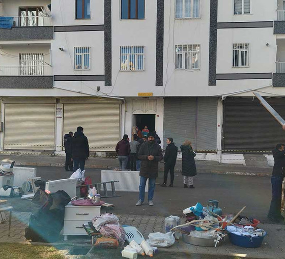 Diyarbakır'da hasarlı binalar boşaltılıyor: Bir mahallede 60 bina mühürlenecek