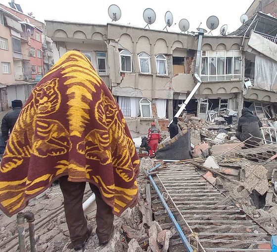 Deprem ve Devlet – Evitata Charybdi in Scyllam Incidi –