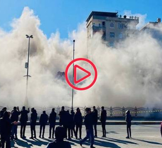 Diyarbakır'da yıkımına başlanan dokuz katlı bina çöktü