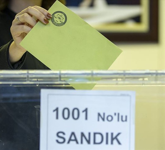 Reuters'a konuşan AKP'li yetkiliden seçim yorumu: 'Biraz erteleme olmalı'