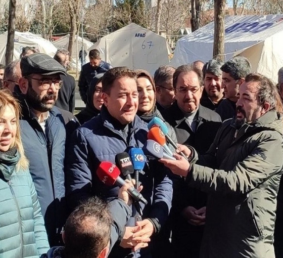 Babacan'dan 'özgür basın' çağrısı: İktidar gerçekleri gömmek istiyor