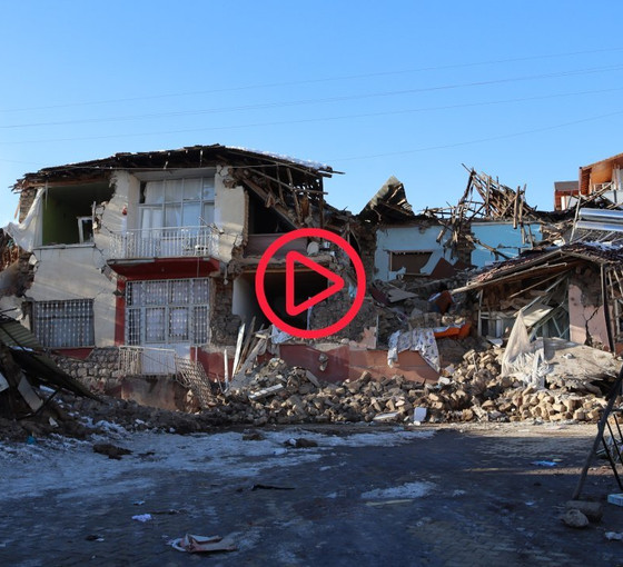 Doğanşehir'in neredeyse tümü yıkılmış: Eksi 15 derecede çadırdalar
