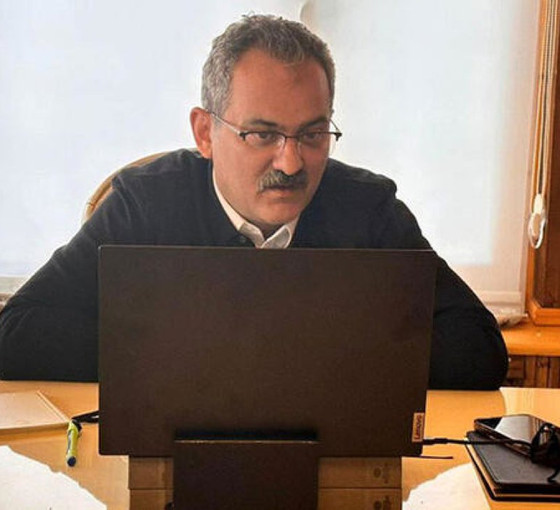 Bakan Özer: Nakil öğrencilerde devam şartı aranmayacak