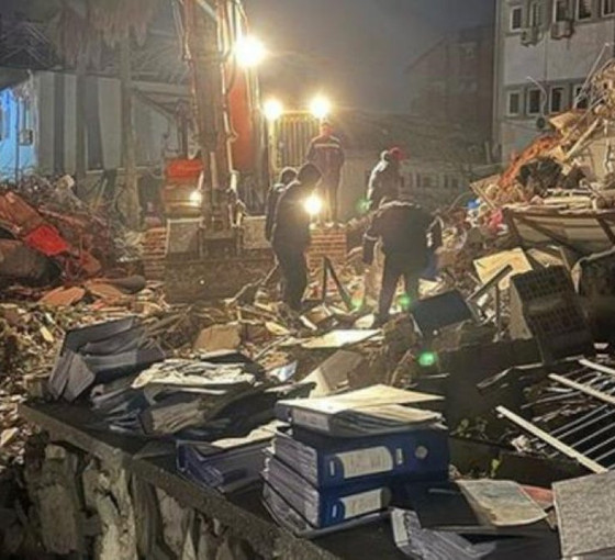 Hatay'da kepçeyle yıkılan yapı denetim binasındaki evraklar 13. günde alındı