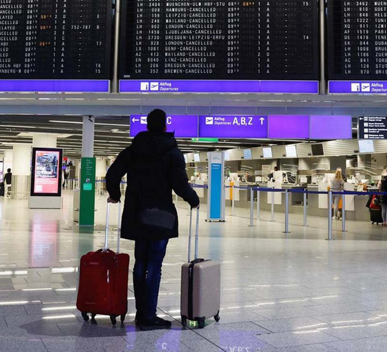 Almanya'da havalimanı grevi: Sadece Türkiye'ye yardım taşıyan uçaklara izin verildi