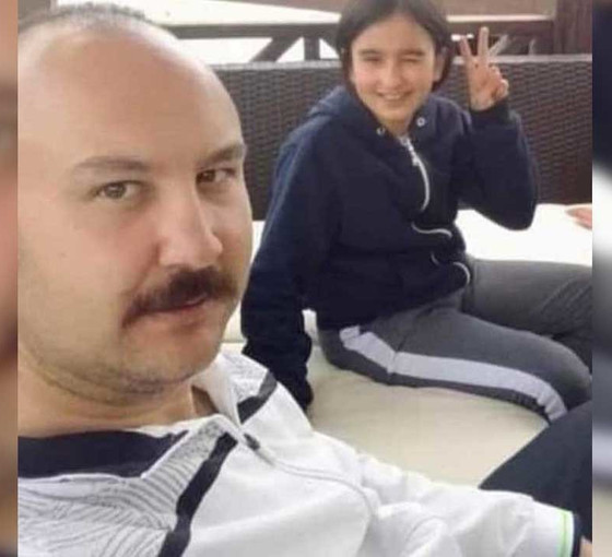 Enkazdan çıkardığı kızını defnederken vefat etti