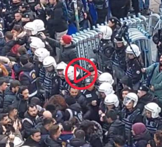 Kadıköy'de uzaktan eğitimi protesto eden öğrencilere polis şiddeti