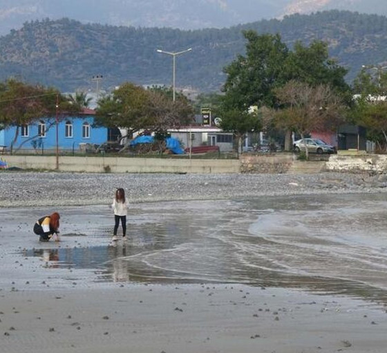 Anamur ve Bozyazı'da deniz çekildi: 'Çekilen su bu defa geri gelmedi'
