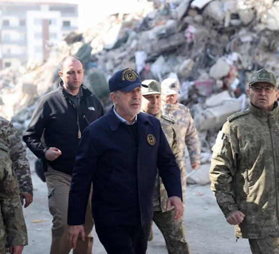 Murat Yetkin yazdı: Akar, AFAD’ın devreye girmesine dek bekleme emri mi aldı?