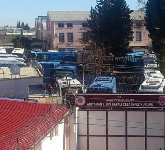 Depremde mahpusların durumu: Bir poşet eşya hakkı tanınıp başka cezaevine sevk edildiler