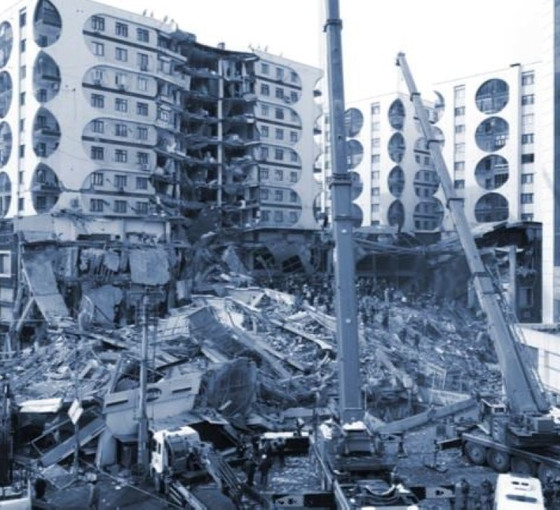 Diyarbakır’da yıkımın nedeni: Kolon kesme, zemin suyu, çıkma balkon...