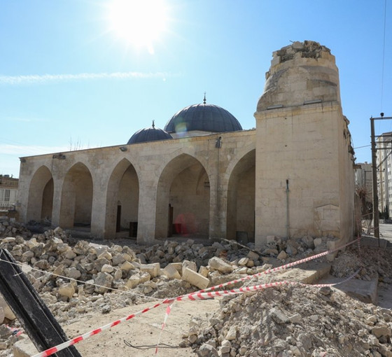 Adıyaman'da asırlık Ulu Cami depremde yıkıldı