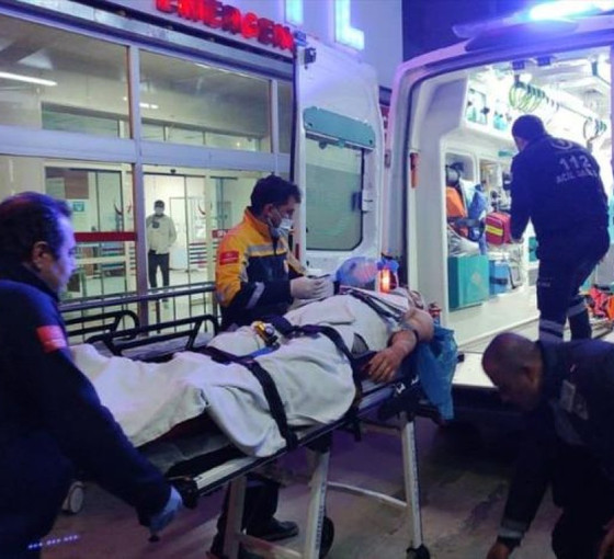 Adana'da 3,5'lik deprem sonrası madende göçük: Bir işçi ağır yaralı