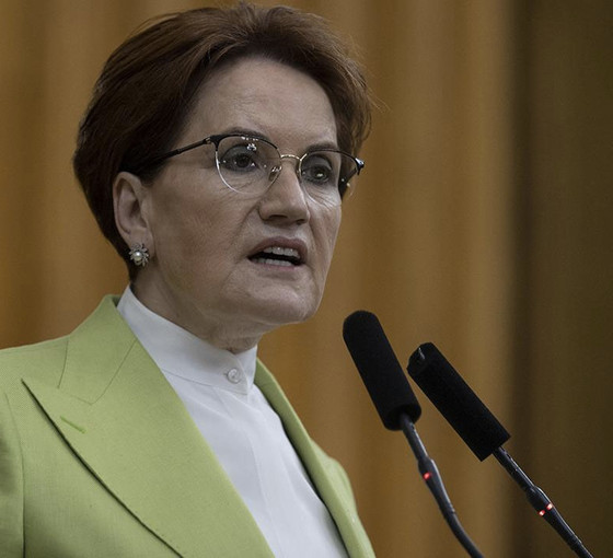 Elindeki belgeleri paylaşan Akşener: AFAD son 14 aydır yeterli malzeme alımı yapamadı