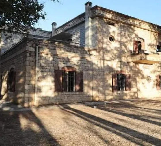 Kibar Feyzo'nun çekildiği konak depremde hasar gördü