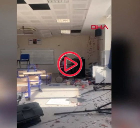 Hasarlı okulda piyano çalan öğretmen: Acımızı notalarla gösterdik
