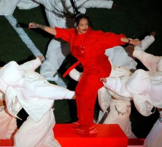 Rihanna 95. Oscar Ödül Töreni'nde sahneye çıkacak