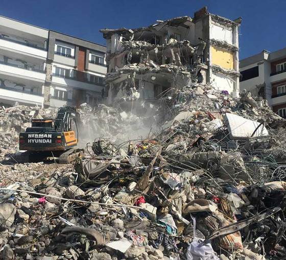 Enkaza dönen binayı kendileri inşa etmiş