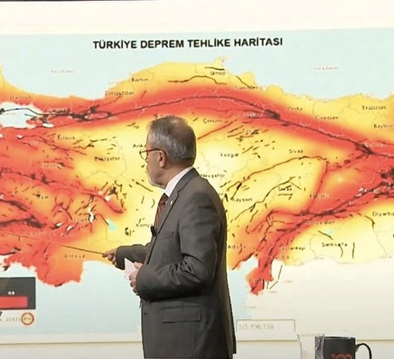 Prof. Dr. Naci Görür: İzmir fayı ciddi bir fay ve 7 ve üzerinde bir deprem üretebilir