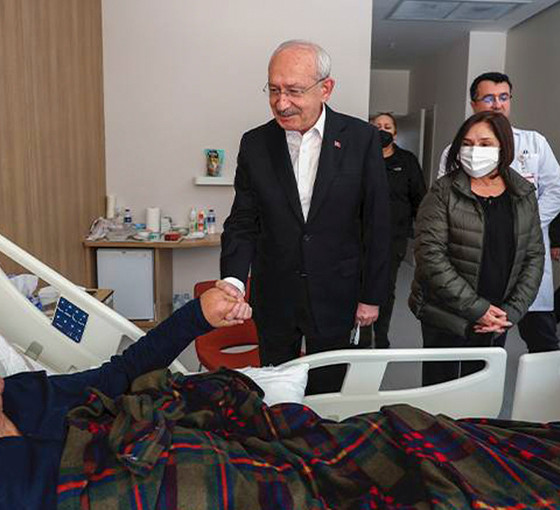 Kılıçdaroğlu, depremzedeleri hastanede ziyaret etti