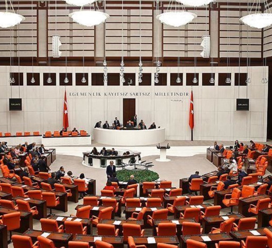Kızılay'ın depremin üçüncü günü çadır satması Meclis gündeminde