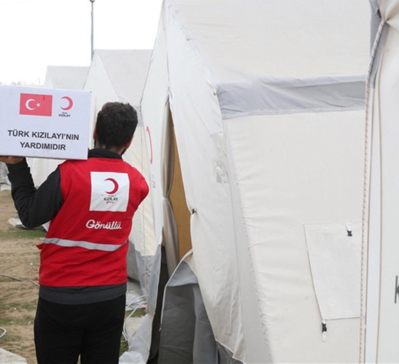 Kızılay'ın Ahbap'a çadır satmasına sosyal medyada tepki yağdı