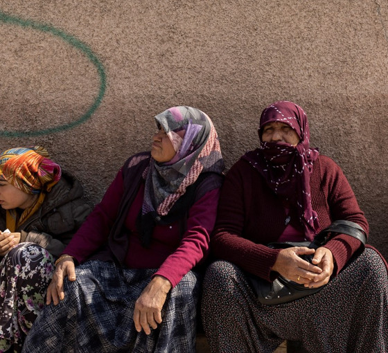 Savaş ve deprem mağduru Suriyeli kadınlar, çocuklarıyla barınabilecekleri çadır istiyor