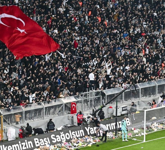 Bahçeli'nin 'Tribünler kapatılsın' talebine CHP ve İYİ Parti'den tepki: Tribünler halkın sesidir