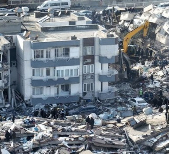 Antep'te evi hasarlı depremzede tekstil işçisi, işten atıldı