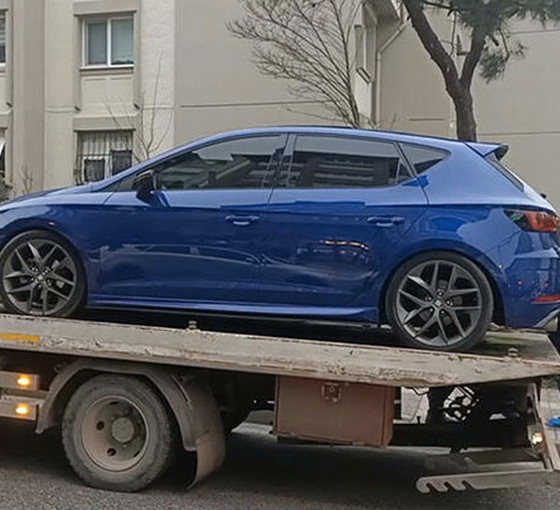 Büyükçekmece'de otomobilde battaniyeye sarılı ceset bulundu
