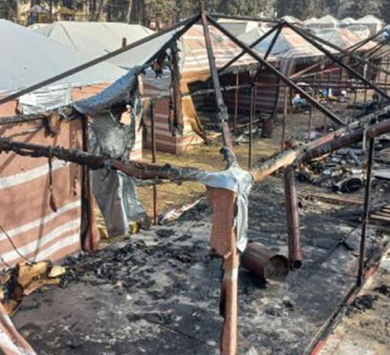 Maraş'ta çadır kentte yangın: Yedi çadır yandı, iki depremzede yaralandı