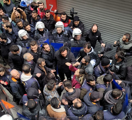 İstanbul'da Halkevleri protestosuna sekiz gözaltı