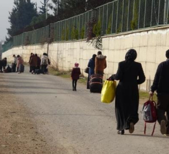 Depremzede mülteciler kaderine terk edildi: 'Onları suçlamak ırkçılıktır'
