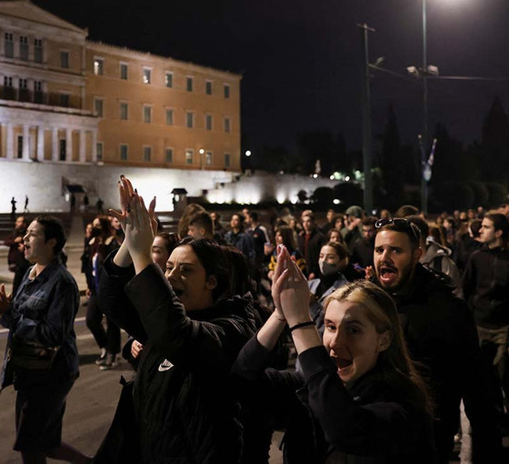 Yunanistan'da tren kazası sonrası protestolar: 'Acı öfkeye dönüştü' diyen işçiler greve gidiyor