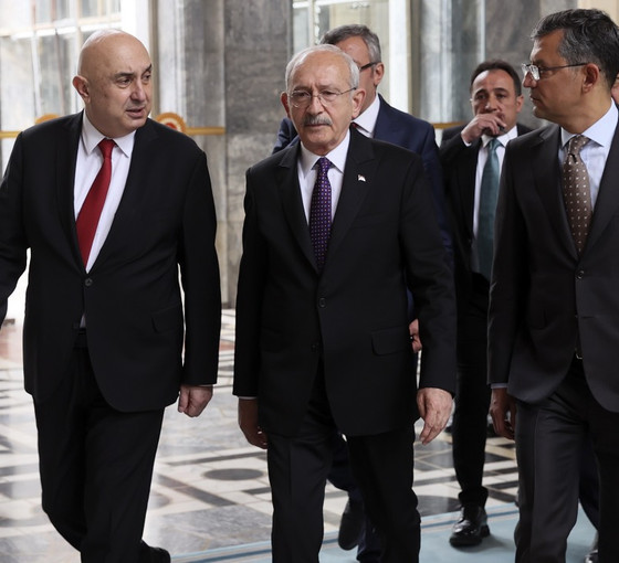Kemal Kılıçdaroğlu fotoğraf stüdyosuna gitti
