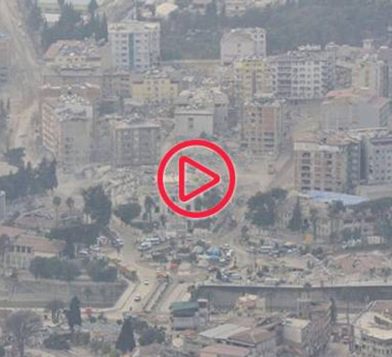 Hatay, enkaz tozu altında kaldı