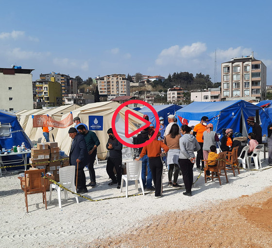 Samandağ’da ABD’li gönüllü doktorlar her gün yüzlerce hastaya bakıyor