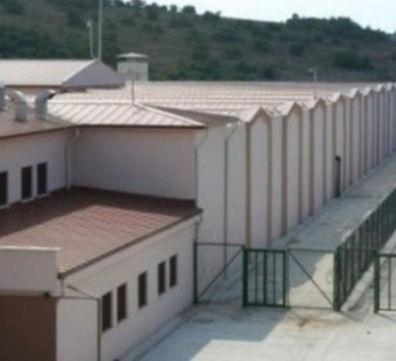 Antep'te tutuklular bir aydır hasarlı cezaevinde kalıyor