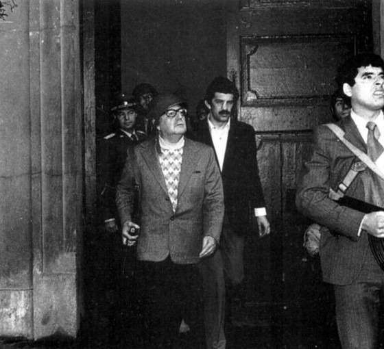 Allende neden işçilere silah dağıtmadı?