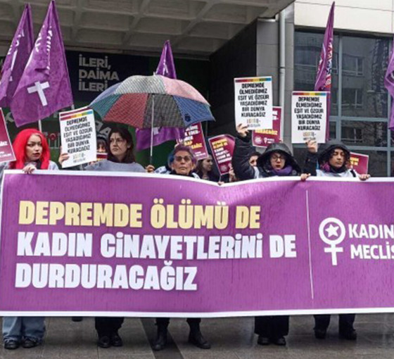 ‘Hükümet istifa’ sloganı atan kadınlara gözaltı