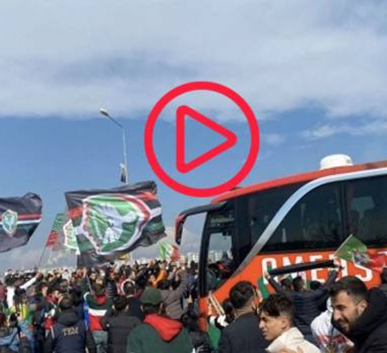 Diyarbakır'da Amedspor kafilesine kitlesel karşılama