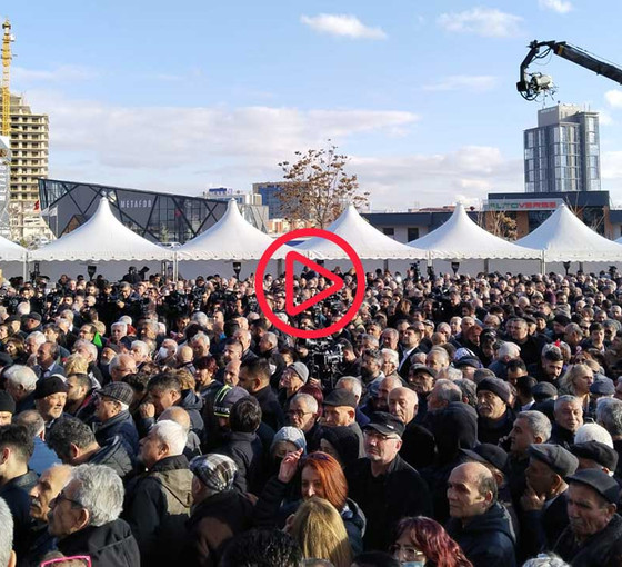 Millet İttifakı toplantısı başladı: Saadet Partisi önünde büyük kalabalık