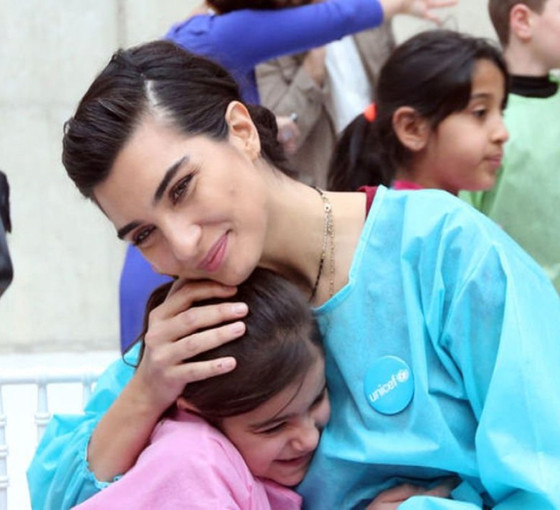 Oyuncu Tuba Büyüküstün Antep'ten çocuklar için seslendi: Bir sürü şeye ihtiyacımız var