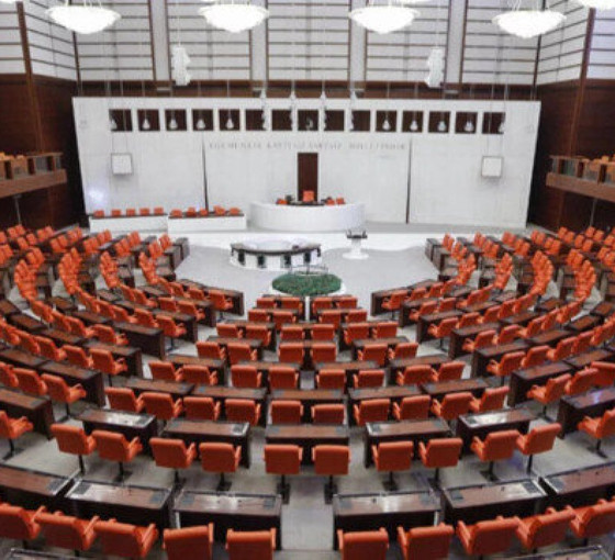 AKP grubunun Meclis'teki deprem toplantısı 'kapalı' yapıldı