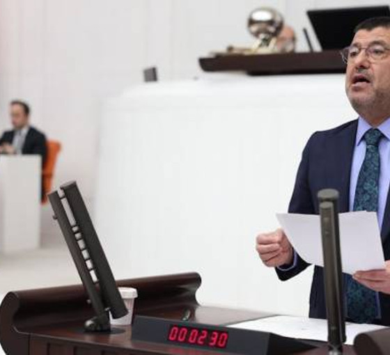 Veli Ağbaba: Deprem bir ayı geçti, hala çadır yok